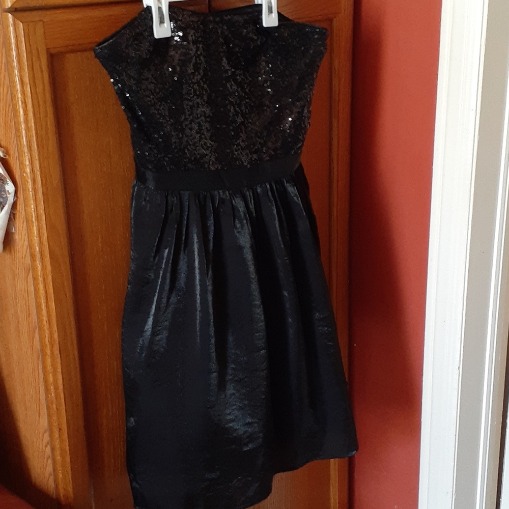 Dress - Picture 2 of 5